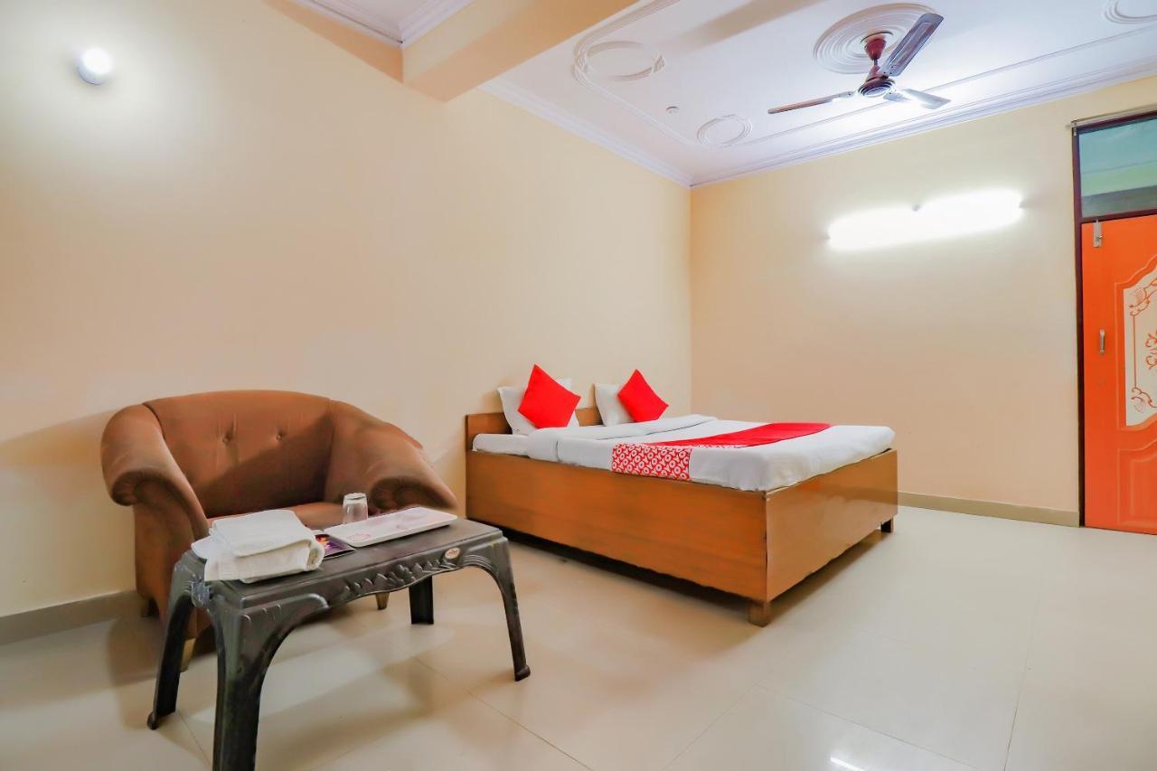 Oyo 67215 Shri Hari Radha Palace Hotel Vrindavan