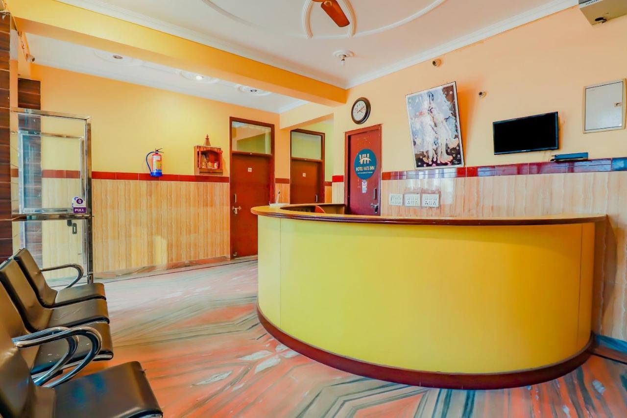 Oyo 67215 Shri Hari Radha Palace 3*
