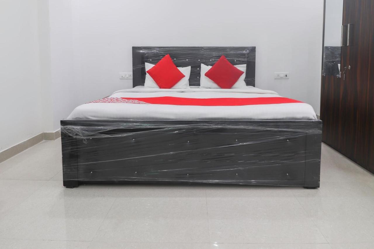 Hotel Oyo 67215 Shri Hari Radha Palace