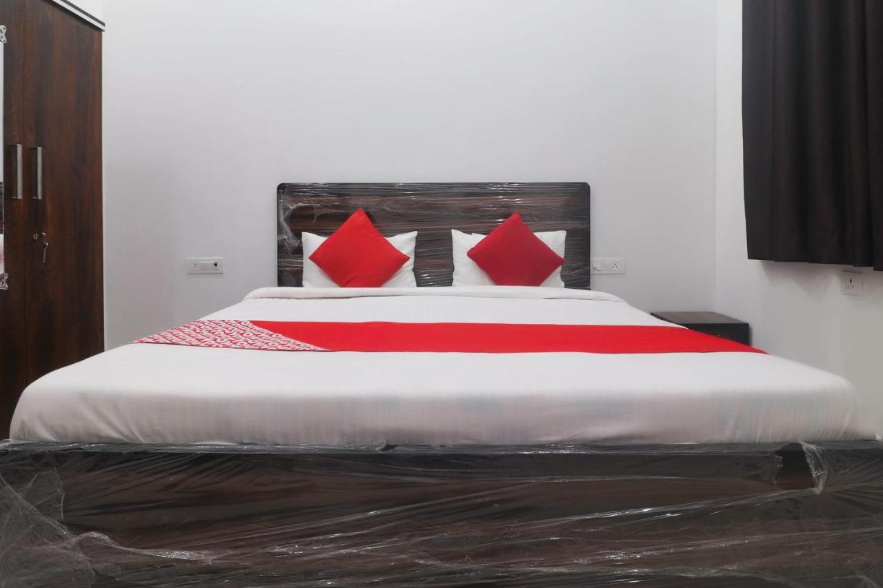 Hotel Oyo 67215 Shri Hari Radha Palace Vrindavan